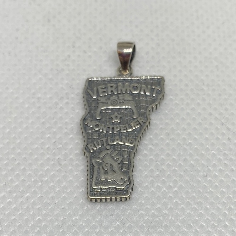 Vermont State Sterling Silver Pendant